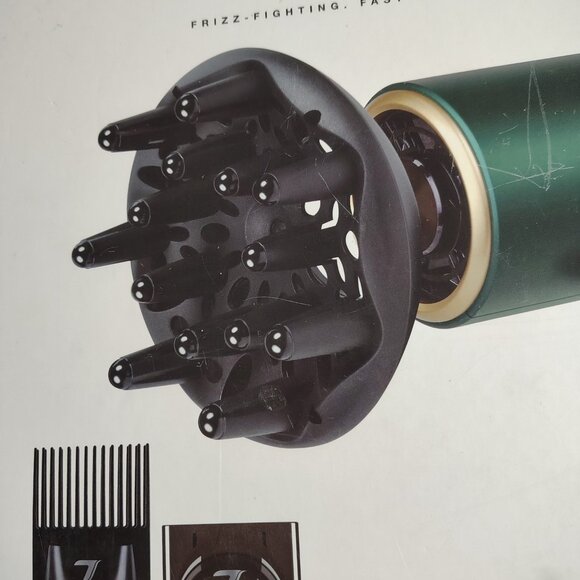 TYCHE CHIC Hair Dryer with 3 attachments - Picture 3 of 7